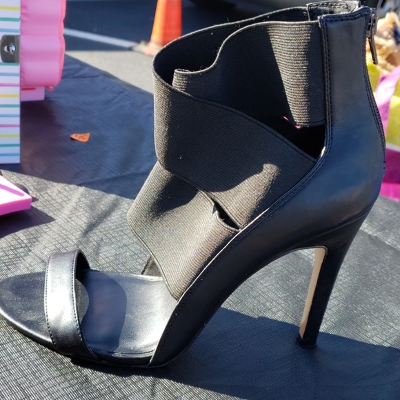 Shoes - Picture 2 of 3